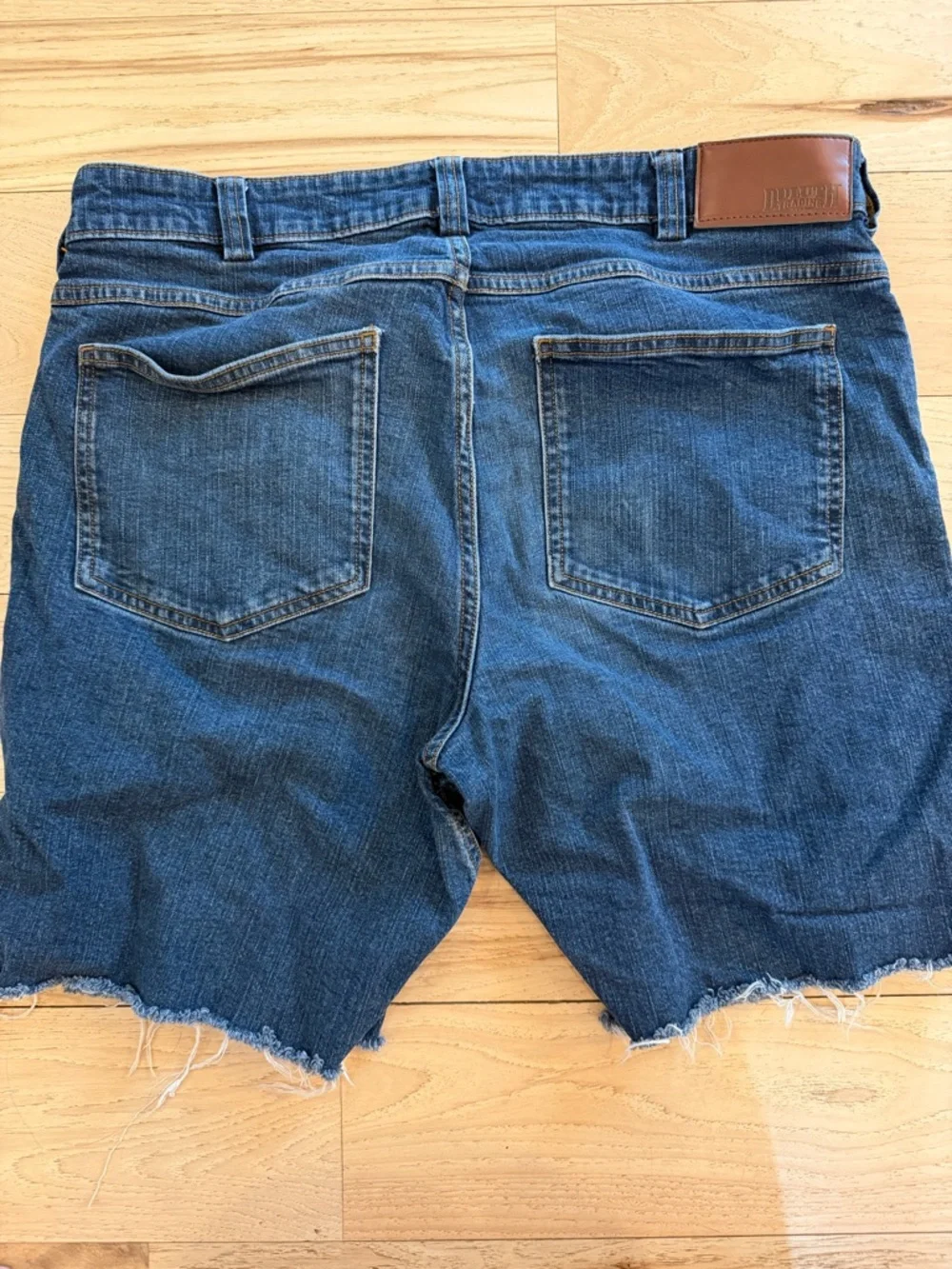 Duluth shorts size 34